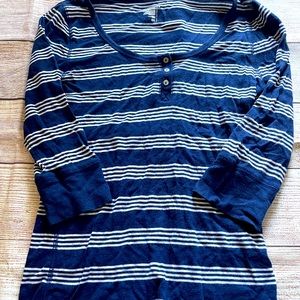 Old Navy Size Small 3/4 Sleeve Shirt